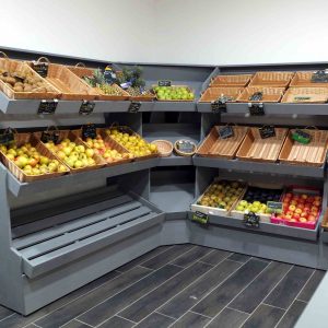 Agencement épicerie_présentoirs fruits et légumes