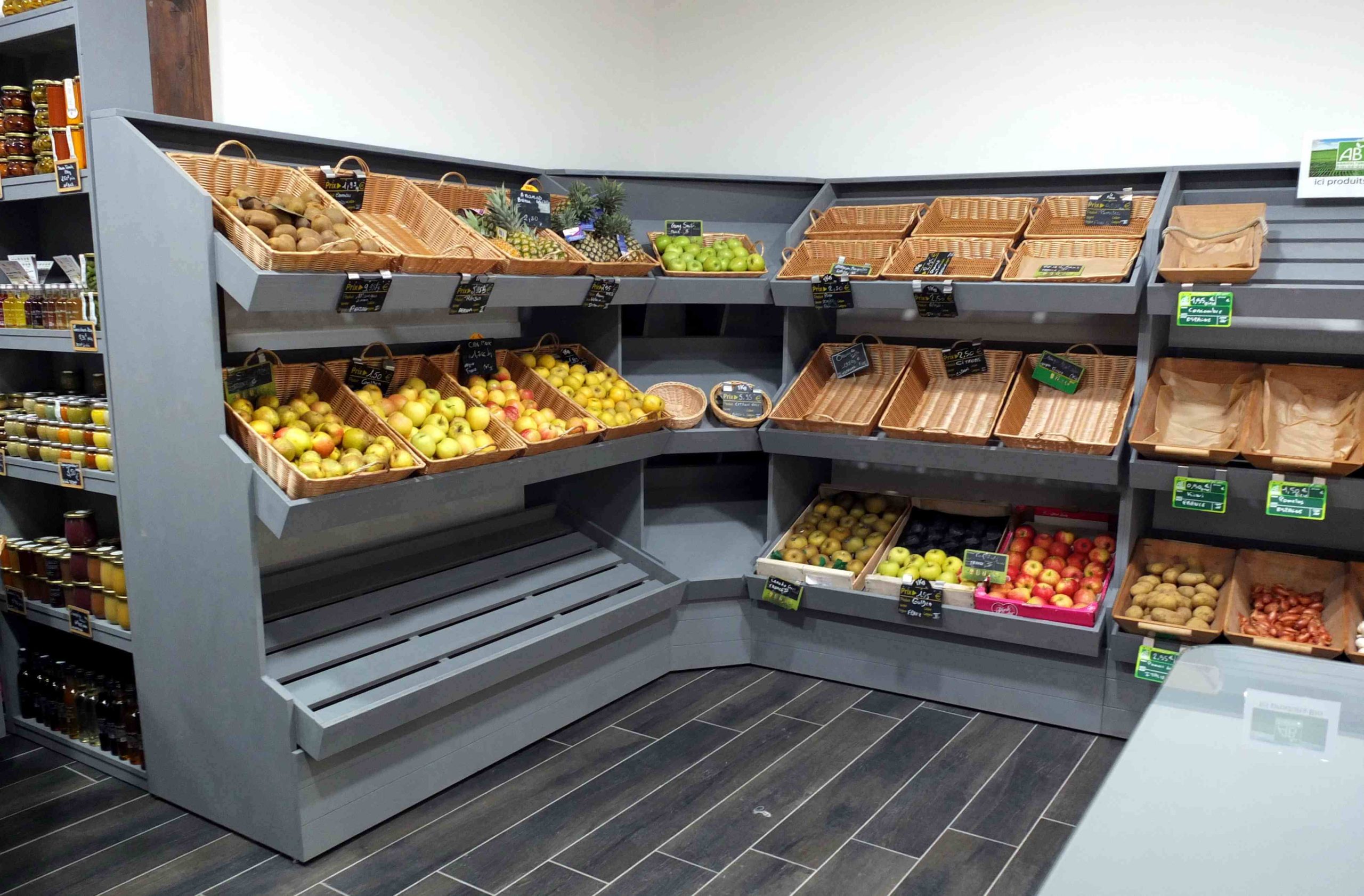 Agencement épicerie_présentoirs fruits et légumes
