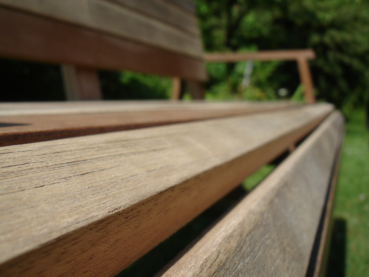 Banc de jardin - ancienne table et terrasse transformées