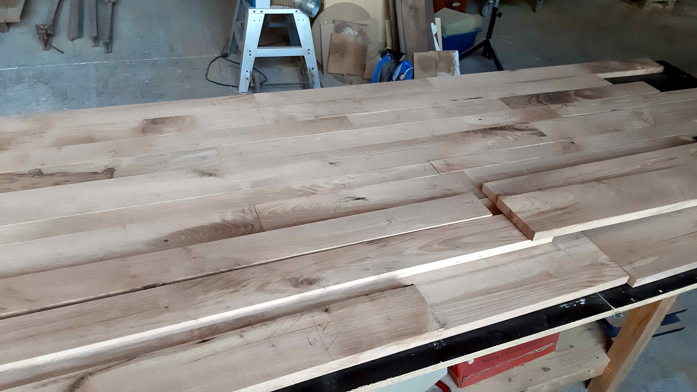 table en bois recyclé et métal