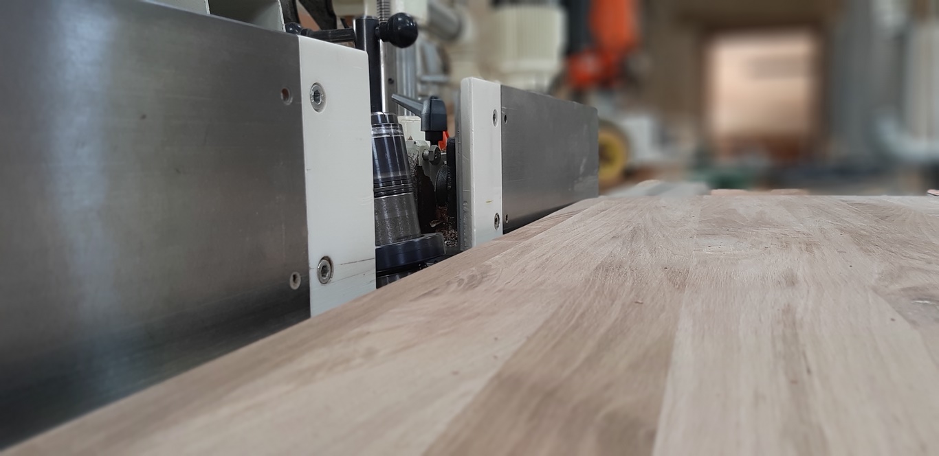 table en bois recyclé et métal