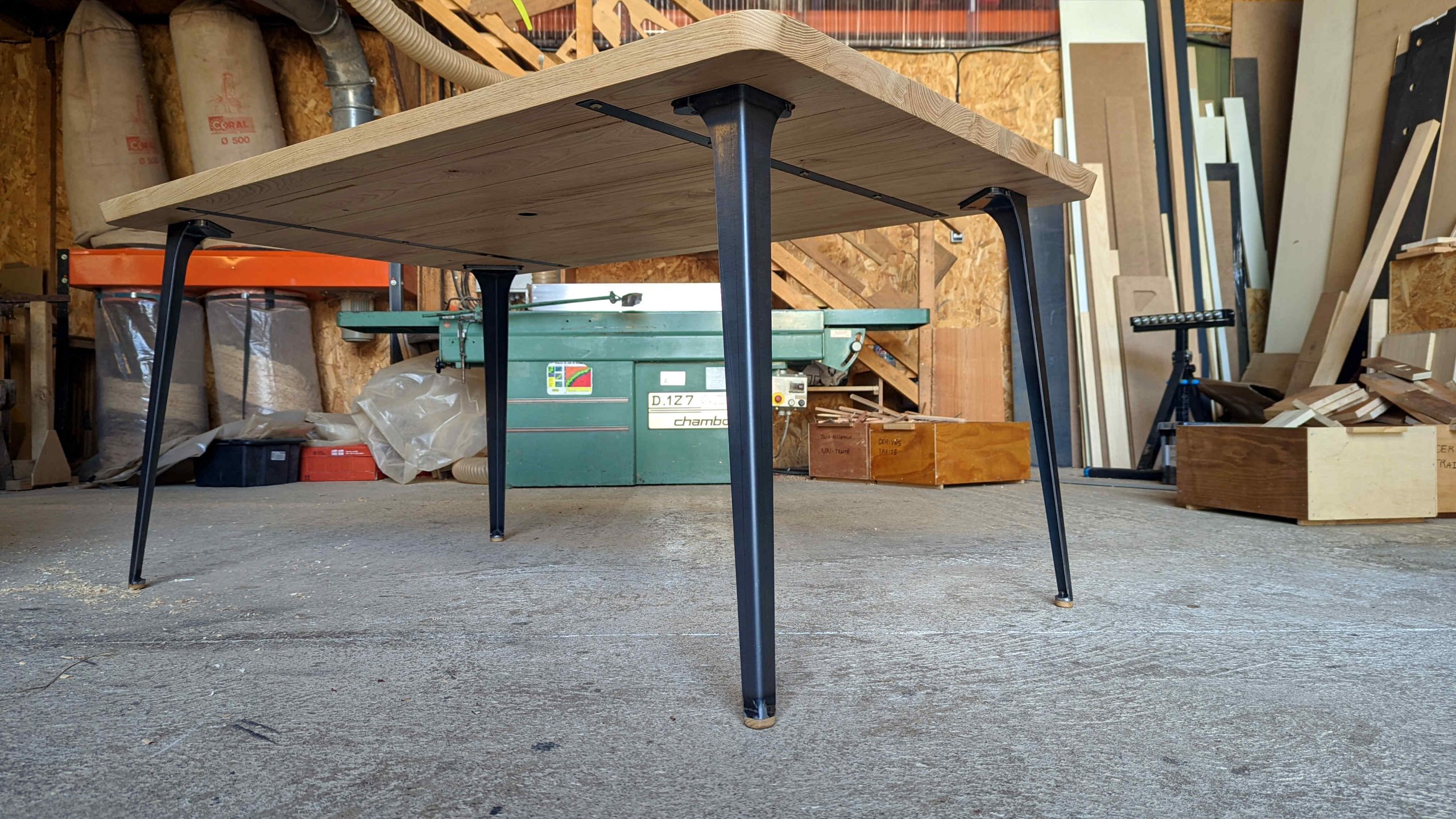table en bois recycle et métal