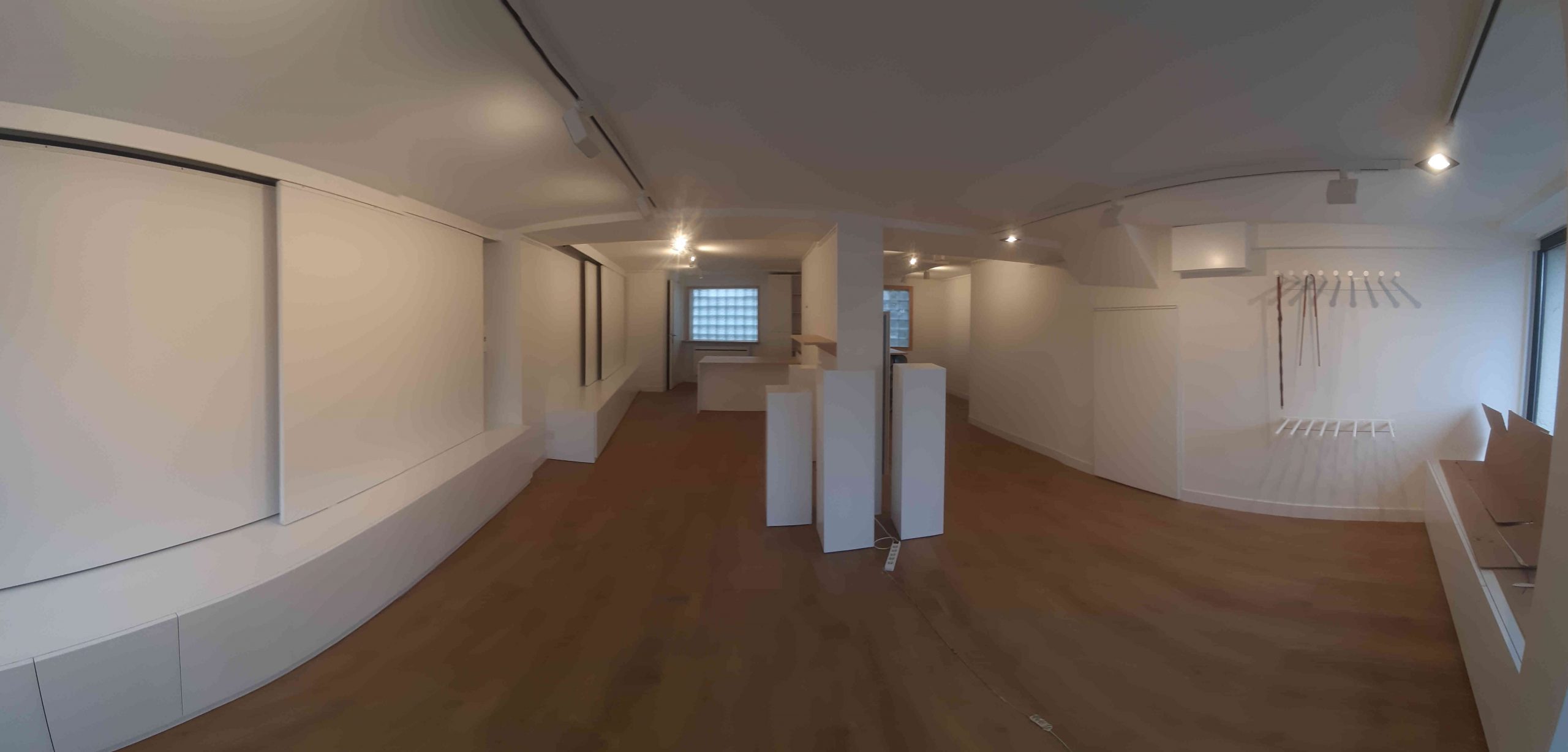 Une galerie d'art réaménagée – Image 12