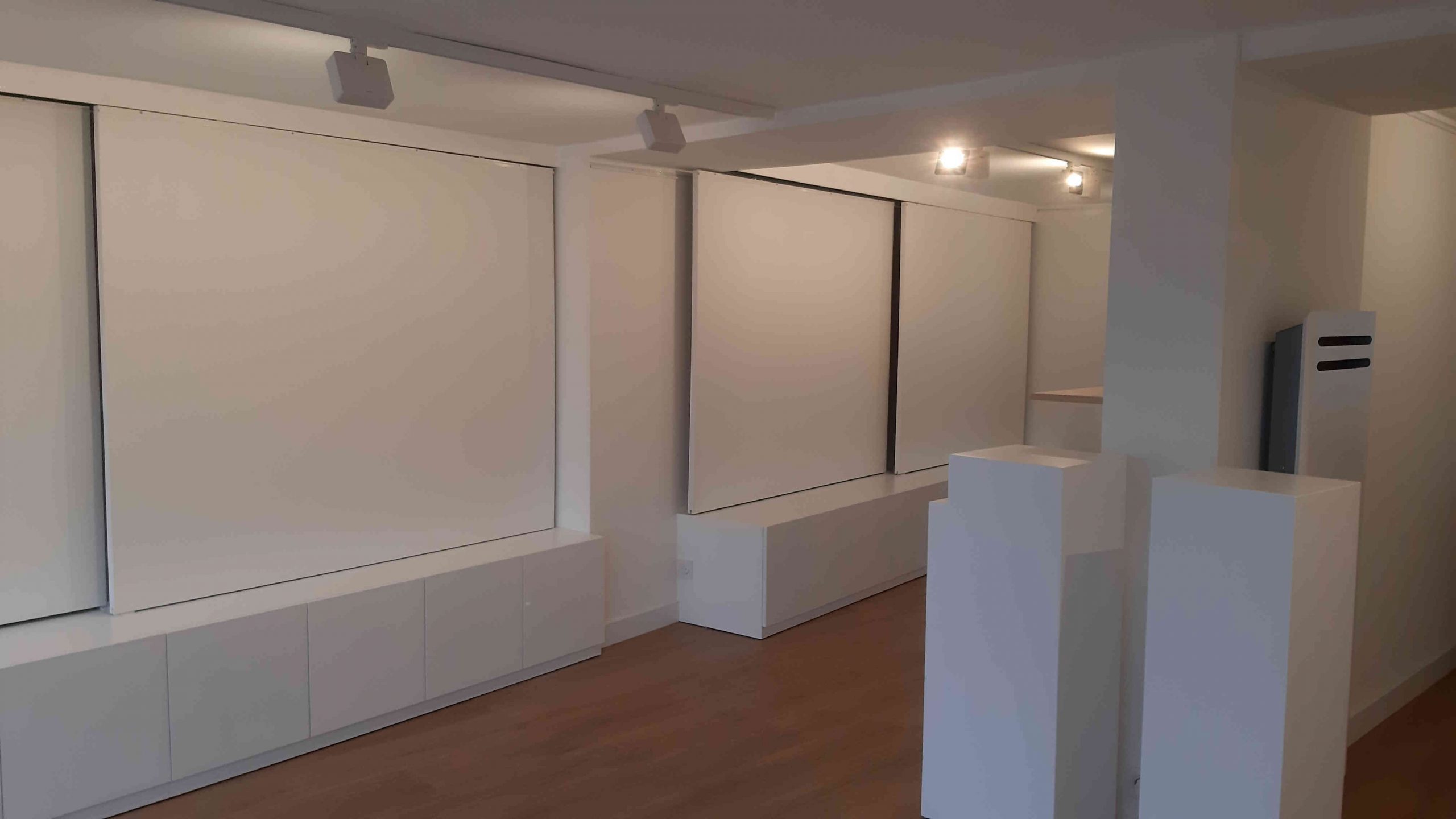 Une galerie d'art réaménagée – Image 14