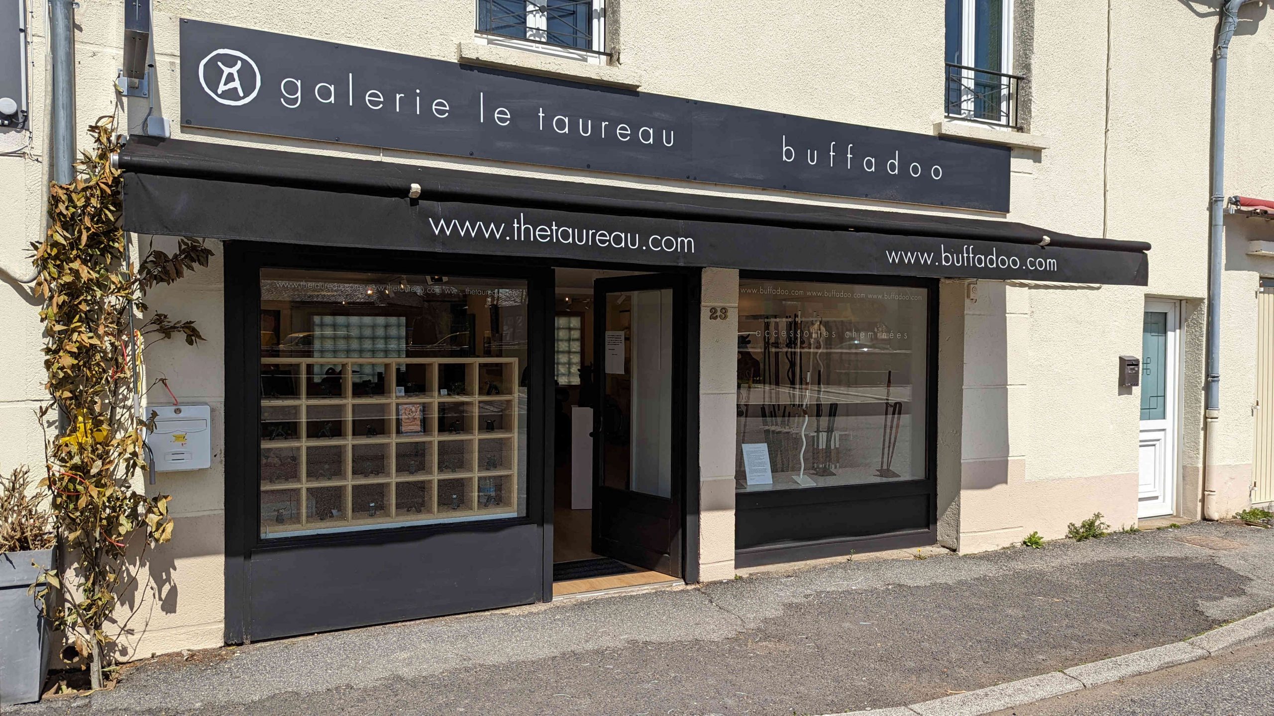 Une galerie d'art réaménagée – Image 2