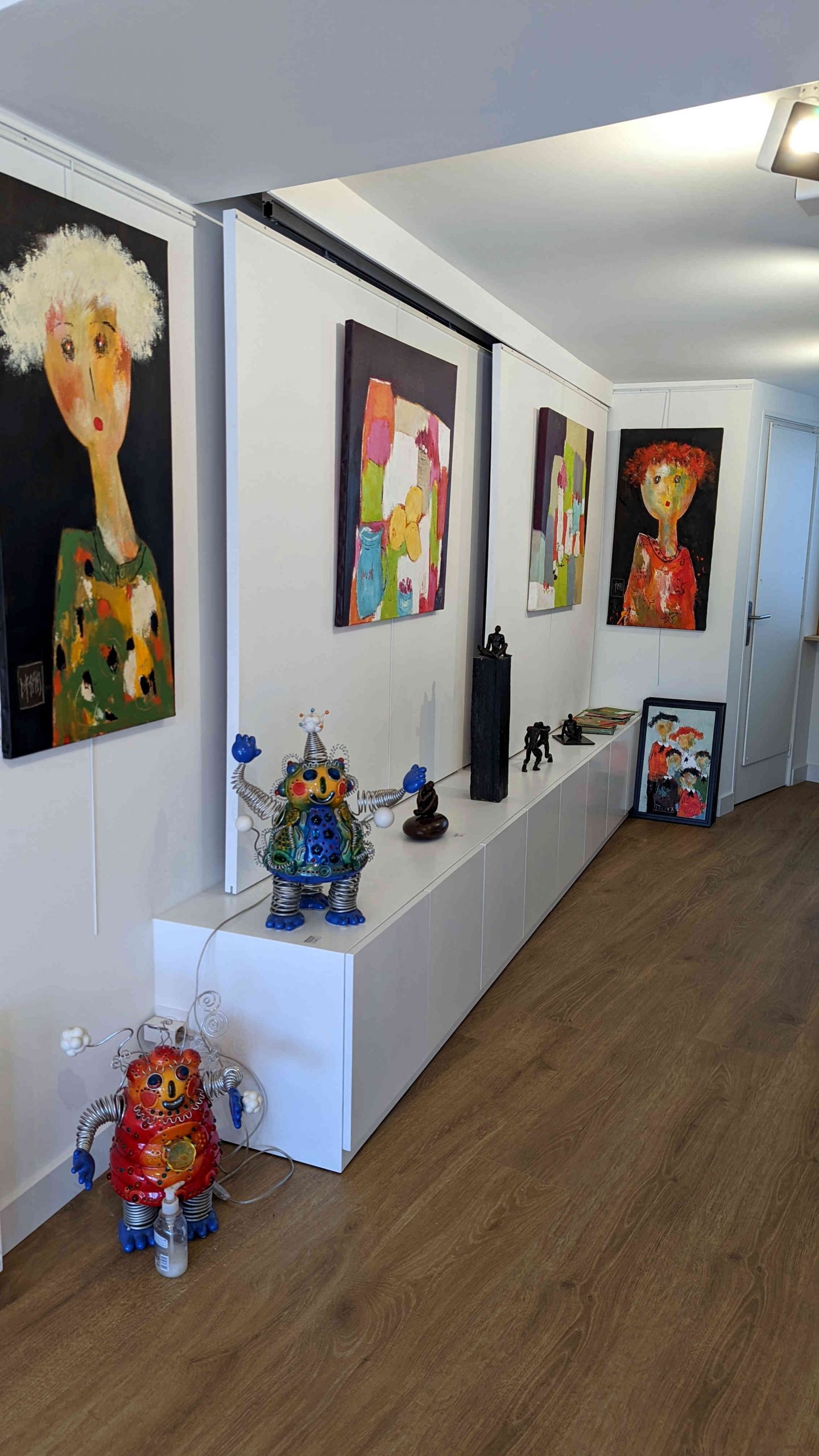 Une galerie d'art réaménagée – Image 7